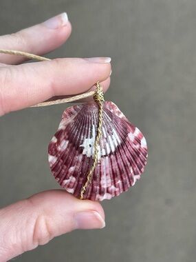 Handmade Burgundy Seashell Pendant Necklace